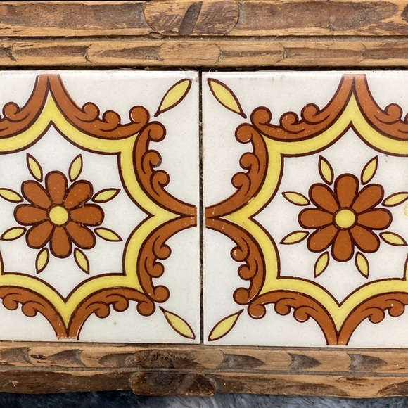 Vintage Carved Wood Double
Tile Trivet - Picture 9 of 16